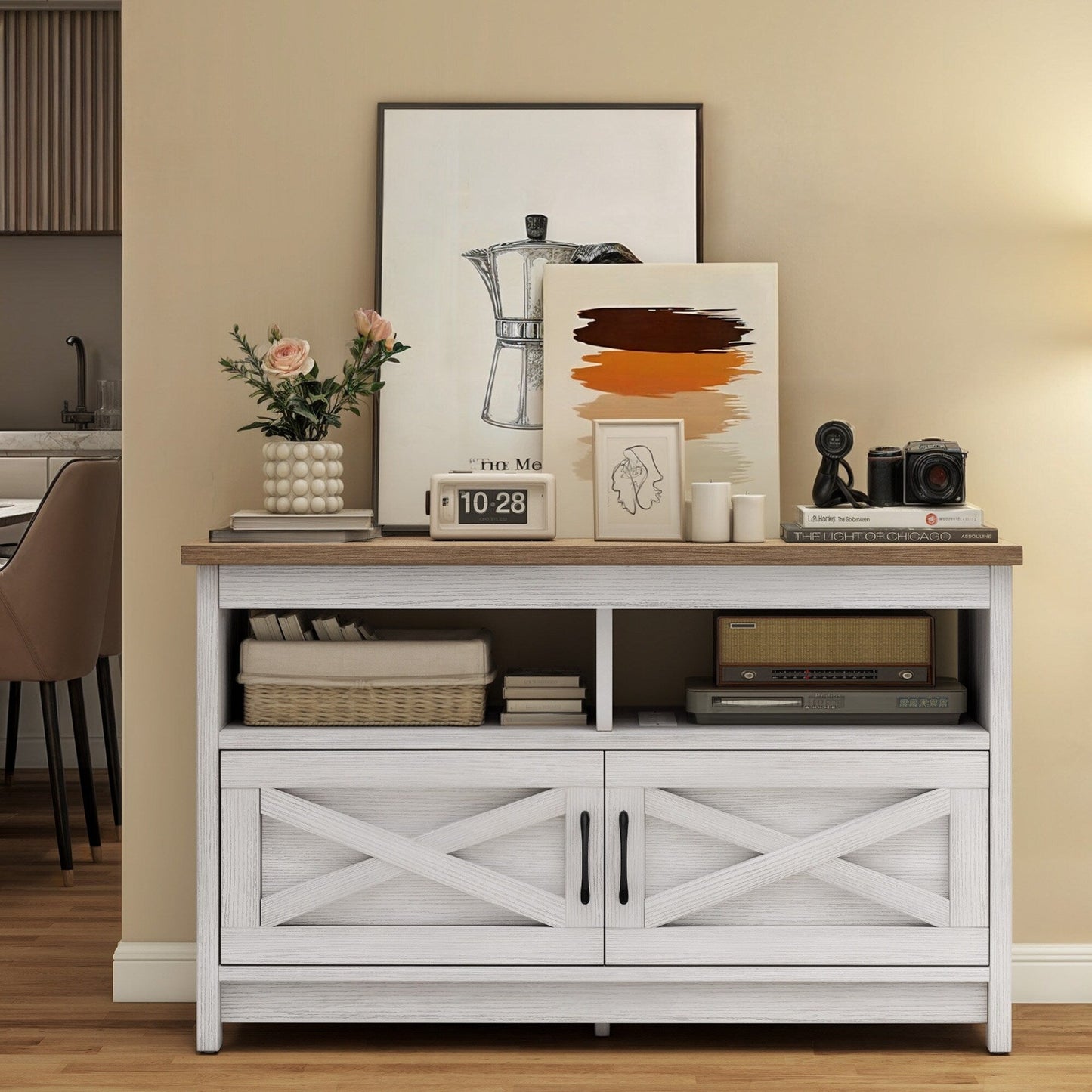 Meuble TV Farmhouse pouvant accueillir jusqu'à 65 téléviseurs avec portes et étagères ouvertes Console multimédia Prise de courant